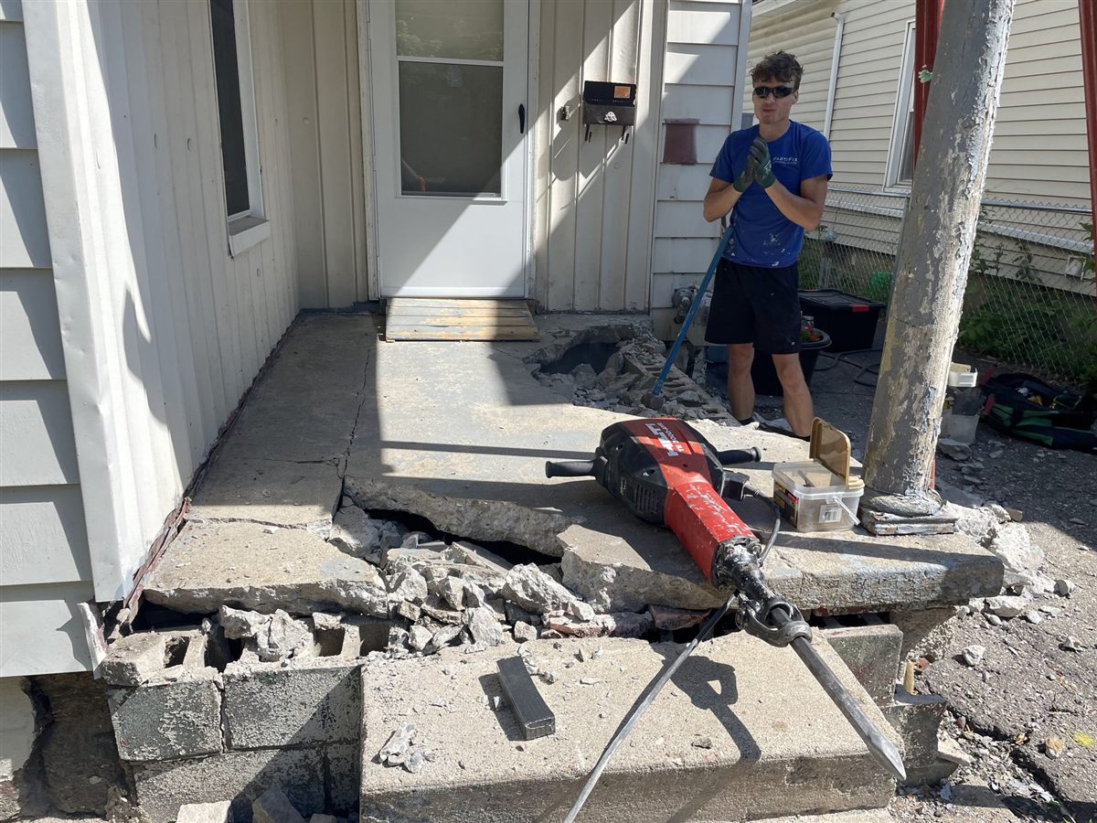 FastFix Concrete crack repair and leveling in Michigan
